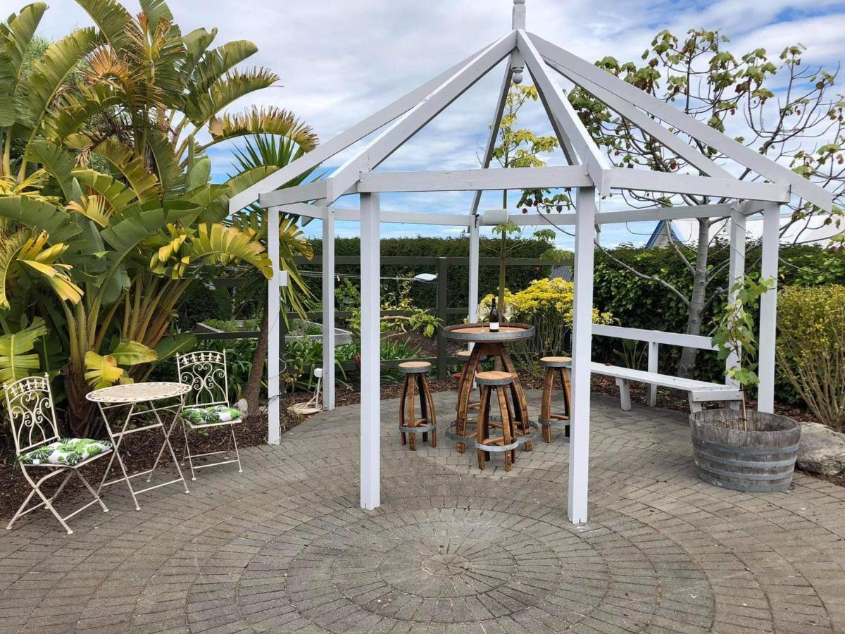 Chez Tiare - The Private Wing Bed & Breakfast Napier Exterior photo